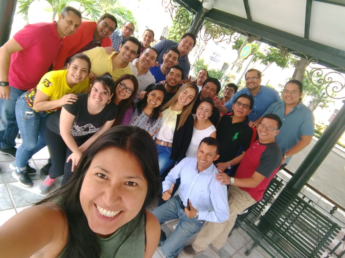 cfrojasu's tweet photo. Cerrando con energía el módulo de Gestión de Proyectos con el equipo de #MGP13 en @ESPAE con @abcevall140557, vamos q ya falta poco...😎 https://t.co/i1K3ESg7qR