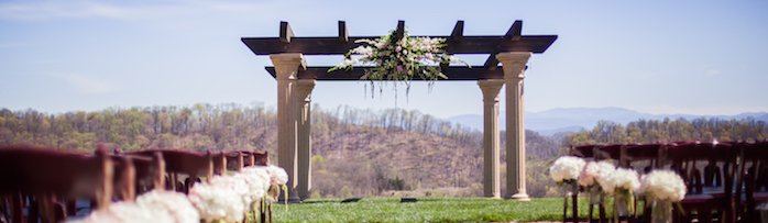 ChateauSelah's tweet image. Here is another one of our beautiful #weddings featured in @thepinkbride -- bit.ly/2JXizk6 

Congrats again to the lovely couple!