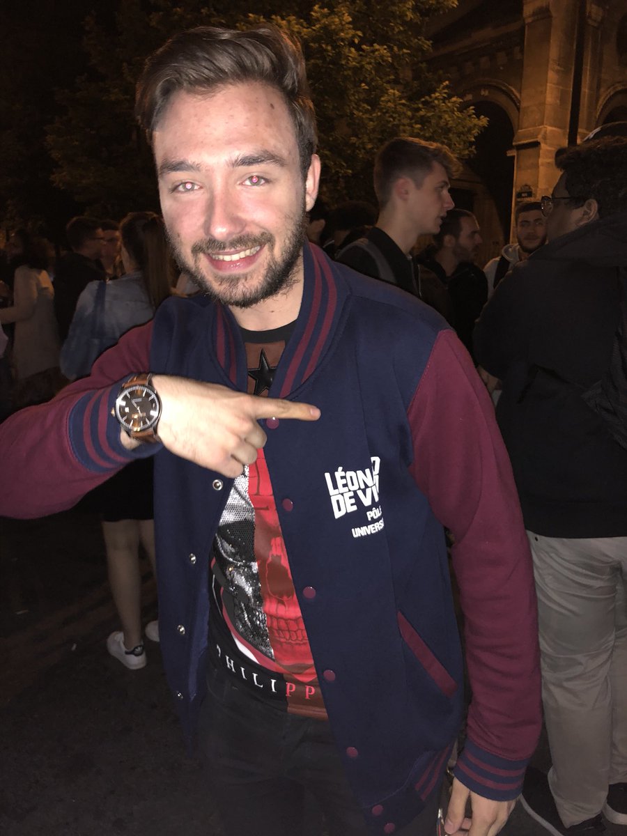 DavidLPokemon's tweet photo. Il y a 3 ans j’arrêtais les études en deuxième années d’école de commerce, j’ai croisé un élève de mon ancienne école qui me connaissait, ça fait toujours plaisir ! BIG UP Leonard de Vinci et force pour les partielles 🙏 https://t.co/NBqkLQiiU7