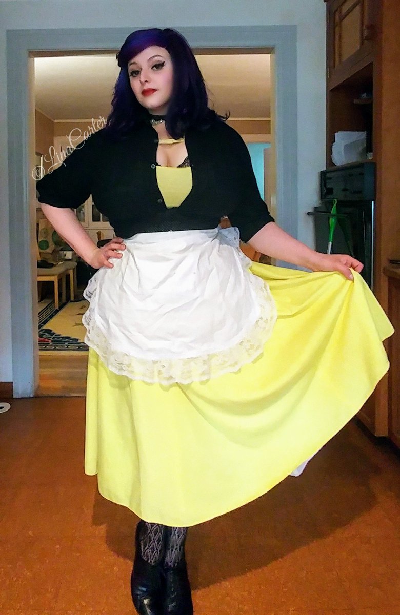 LadyLinaCarter's tweet photo. We're going to make Honey Bee cupcakes! I'm #onmfc right now, who wants to join me? There's electroswing, strip tease, and, of course, your favorite "Honey Bee Housewife!" #EverythingNice #SweetAsSugar #LinasNaughtyKitchen #MFC #MyFreeCams
https://t.co/kkW9Q0u3Xv https://t.co/zdJDmYhEvD