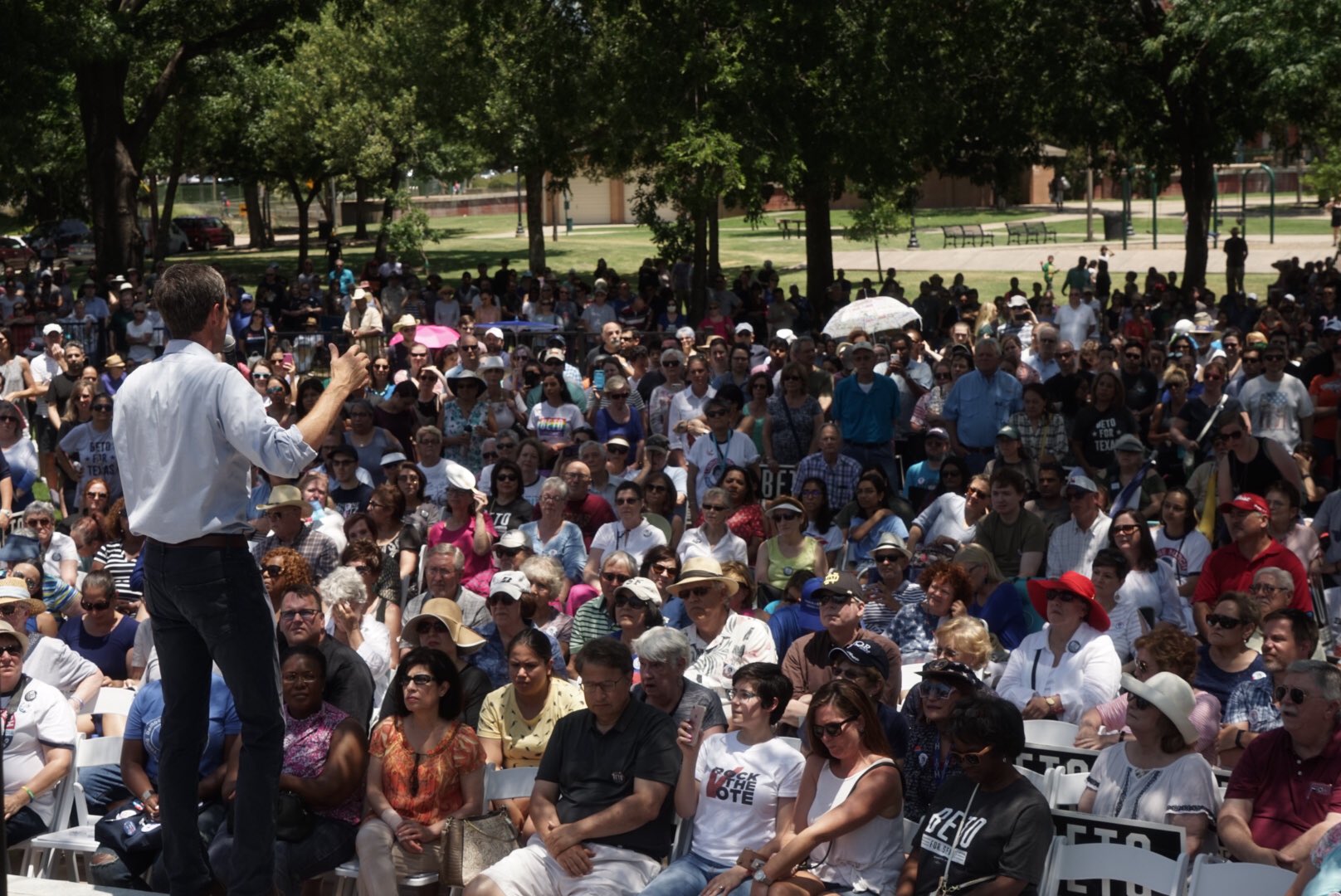 DgfRxHkU8AA3iIP?format=jpg&name=large