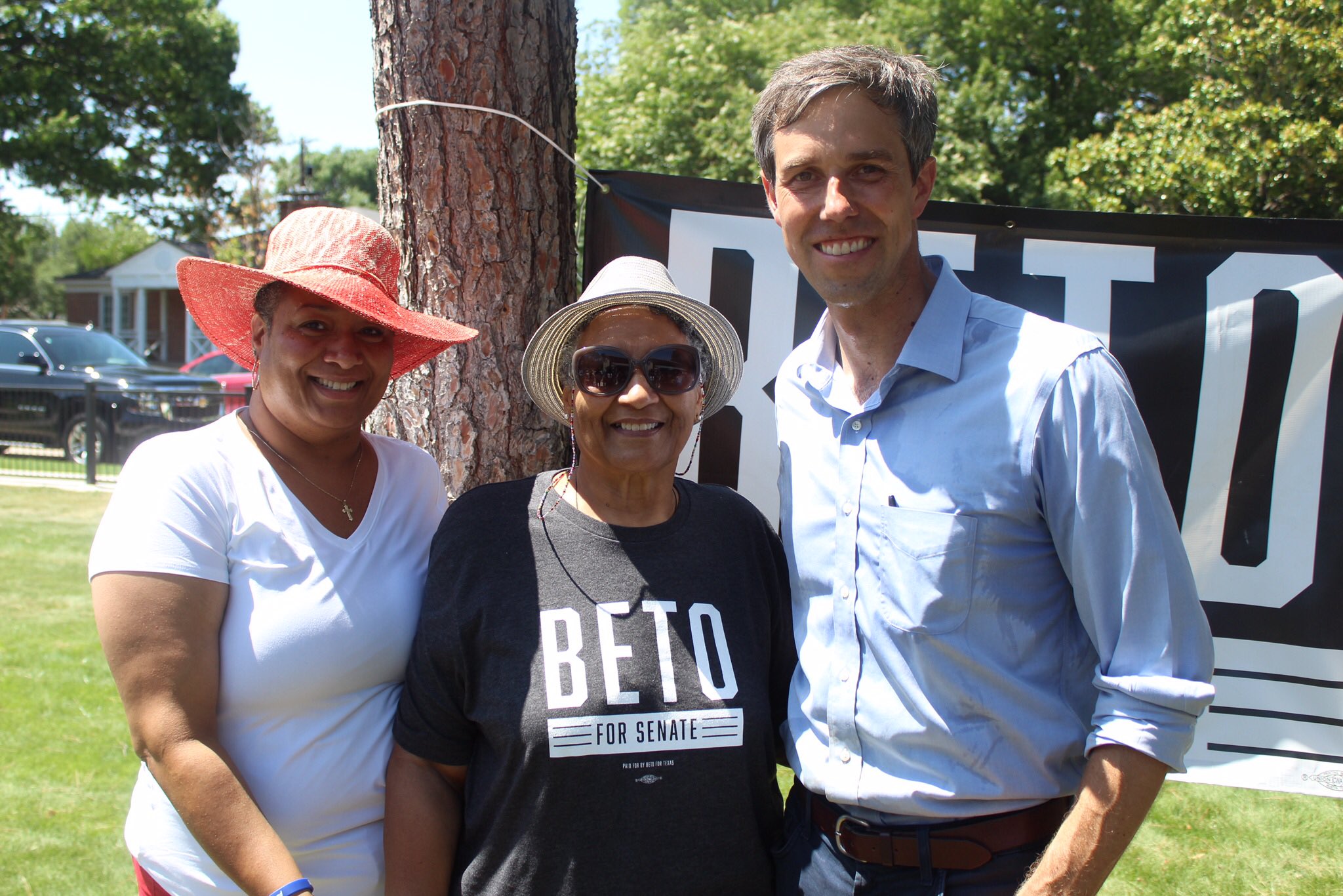 DgfRxHqUcAAFaB9?format=jpg&name=large