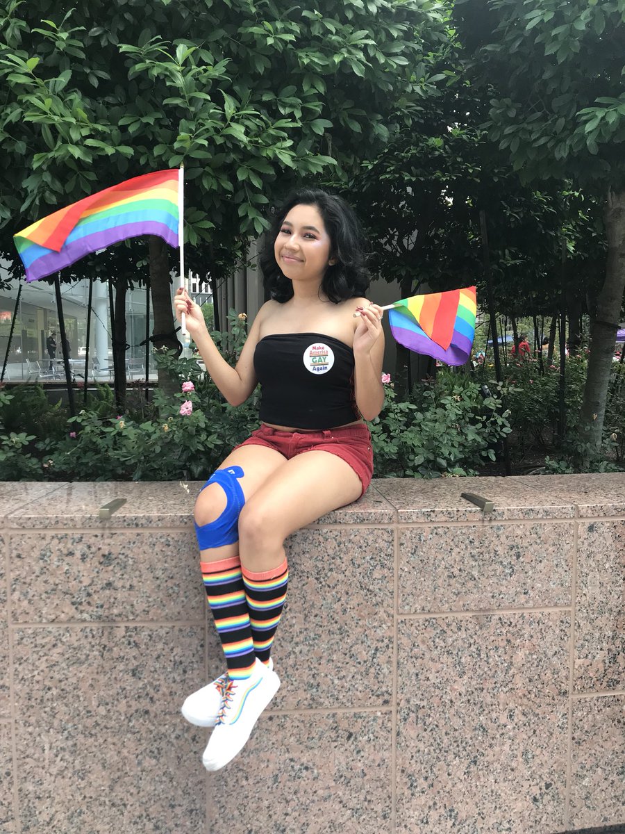 daisymayoo's tweet photo. I’m bi, not confused 💗💜💙
 
Pride 2018 ❤️🧡💛💚💙💜 https://t.co/XzNNhFxtMA