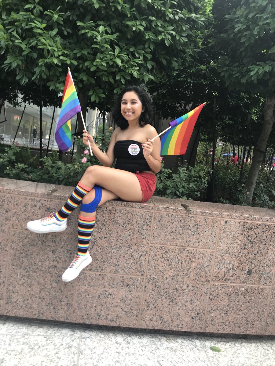 daisymayoo's tweet photo. I’m bi, not confused 💗💜💙
 
Pride 2018 ❤️🧡💛💚💙💜 https://t.co/XzNNhFxtMA