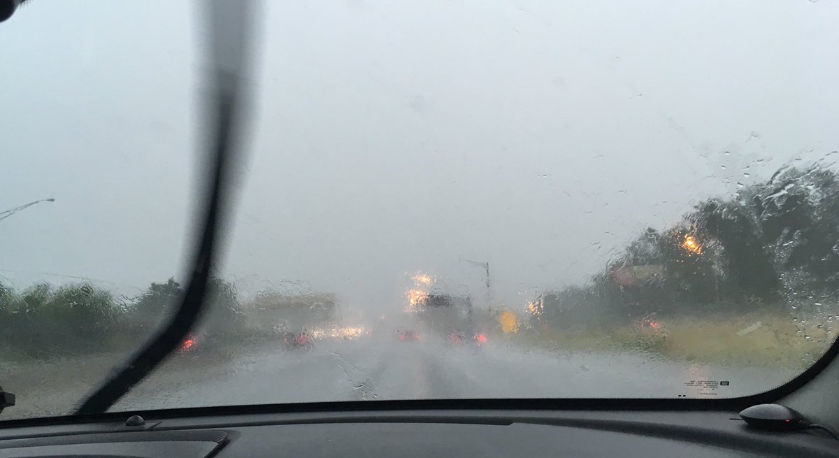 Pretty awful driving conditions right now in #Hartford area.  I’m tweeting, not driving.