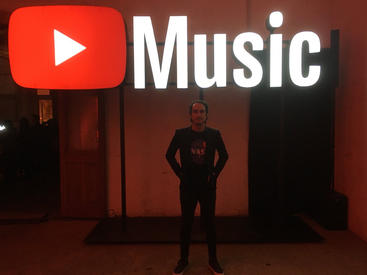 elpitmoreno's tweet photo. El pasado 20 de junio tuve el honor de ser invitado al lanzamiento de @youtubemusic la #cdmx. Esperamos hacer grandes cosas juntos...
@casetemexico https://t.co/FAx3Oh2r5s