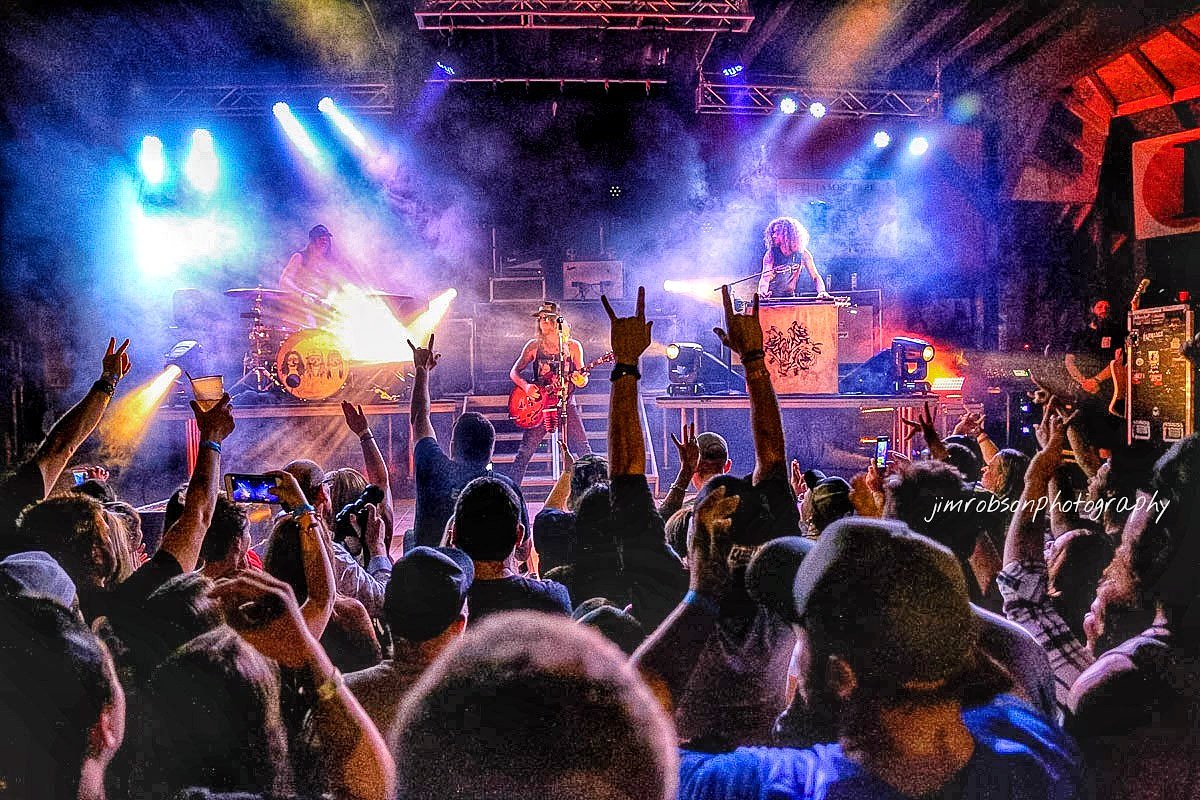 JimRobson11's tweet photo. The guys coming out 2 a pumped up crowd last night @JDLegendsOHIO
#singersongwriter #singer #songwriter #artist #live #life #country #music #canon #photog #photographer #columbus #ohio #centralohio #nashville #musiccity #thecadillacthree #tc3 #jdlegends #musicians #countrymusic https://t.co/6YuBWQDkB1