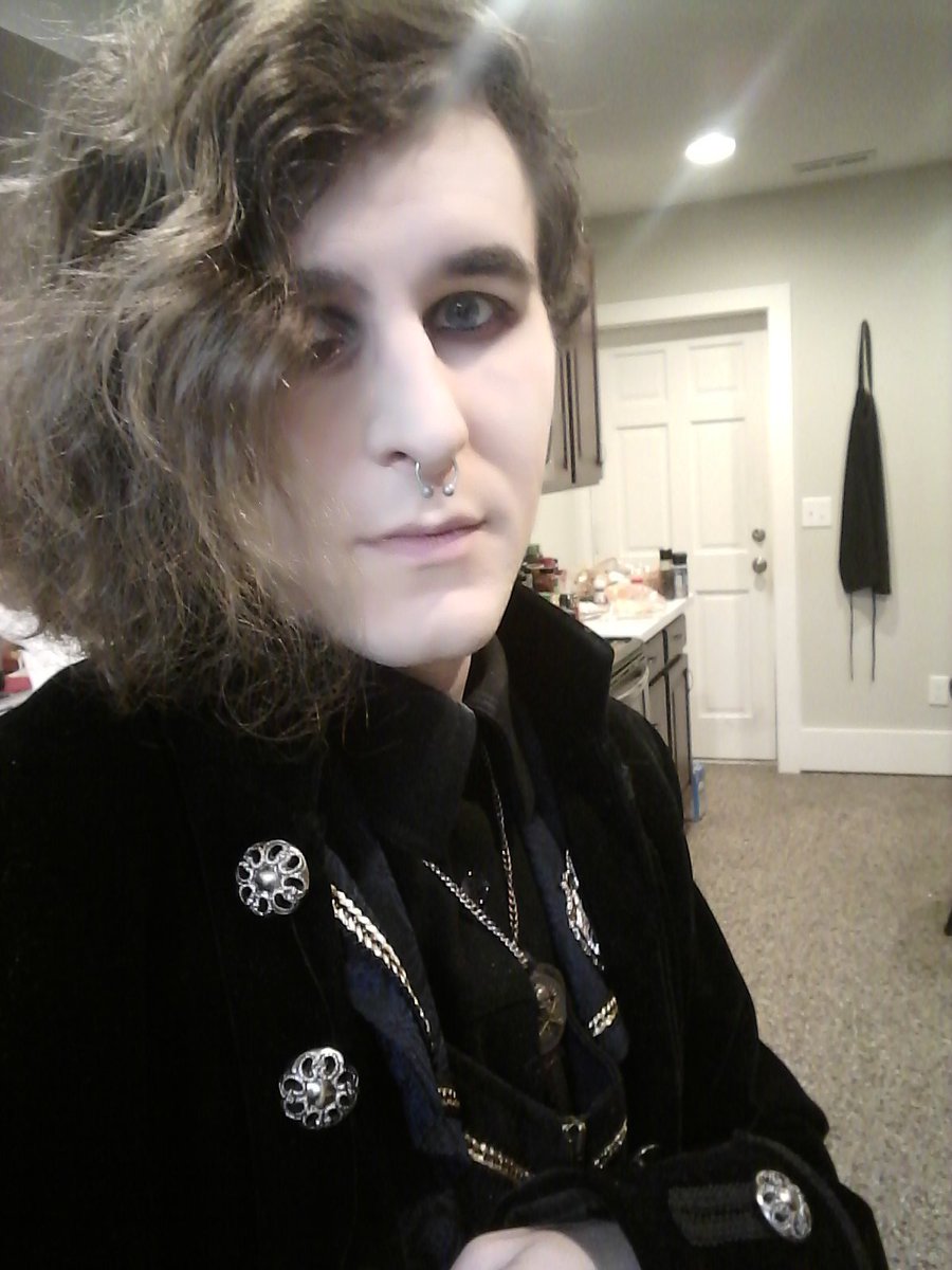 VindictiveCrow's tweet photo. I still have no clue how to get a Twitter following oops https://t.co/AOooeTfqs3
