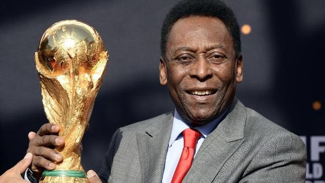 FutbolWorId's tweet photo. Interviewer: "Do you think Brazil's 1970 team can beat today's Argentina?"

Pelé: "Yes."

Interviewer: "By how much?"

Pelé: "1-0"

Interviewer: 'That's it?"

Pelé: "Well, most of us are over 75 years old now." https://t.co/DoyF87EKBR