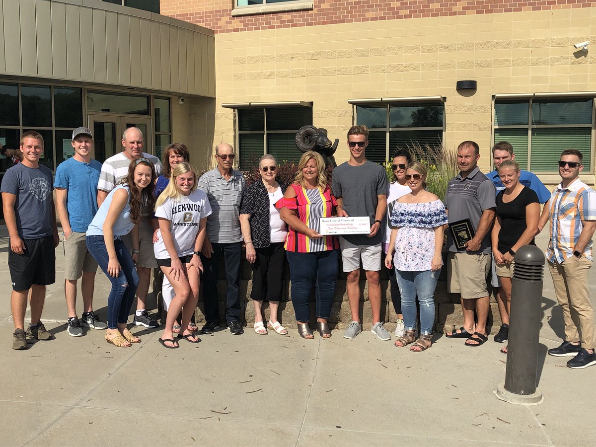 GlenwoodRams's tweet photo. A special thanks to Becki &amp; Dillon Cloyed &amp; the Class of 1986 for their donation to Glenwood Wrestling in honor of Doug Cloyed. In addition to the donation, a scholarship will also be set up in his honor and be given to a senior for years to come! https://t.co/Tv5cfyC5ib