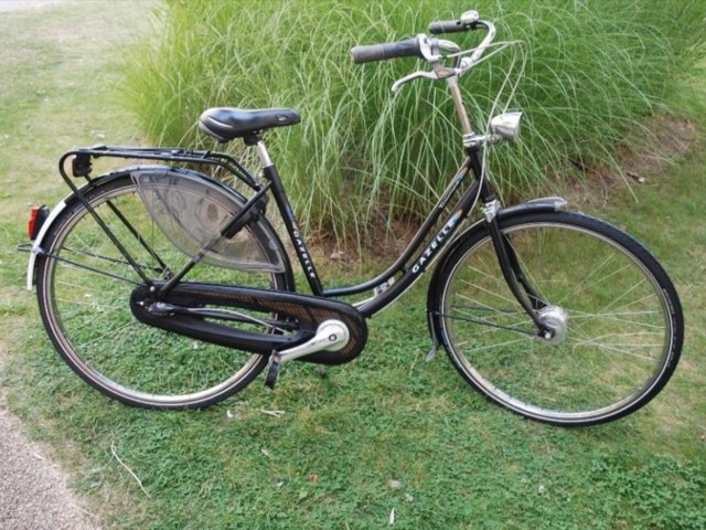Sabbylish's tweet photo. @StolenBikes_UK Stolen! Gazelle Tournee, 7 gear ladies bike. Stolen in Kennington, SE11 on 24.6.2018 https://t.co/lhvlnfmJH2
