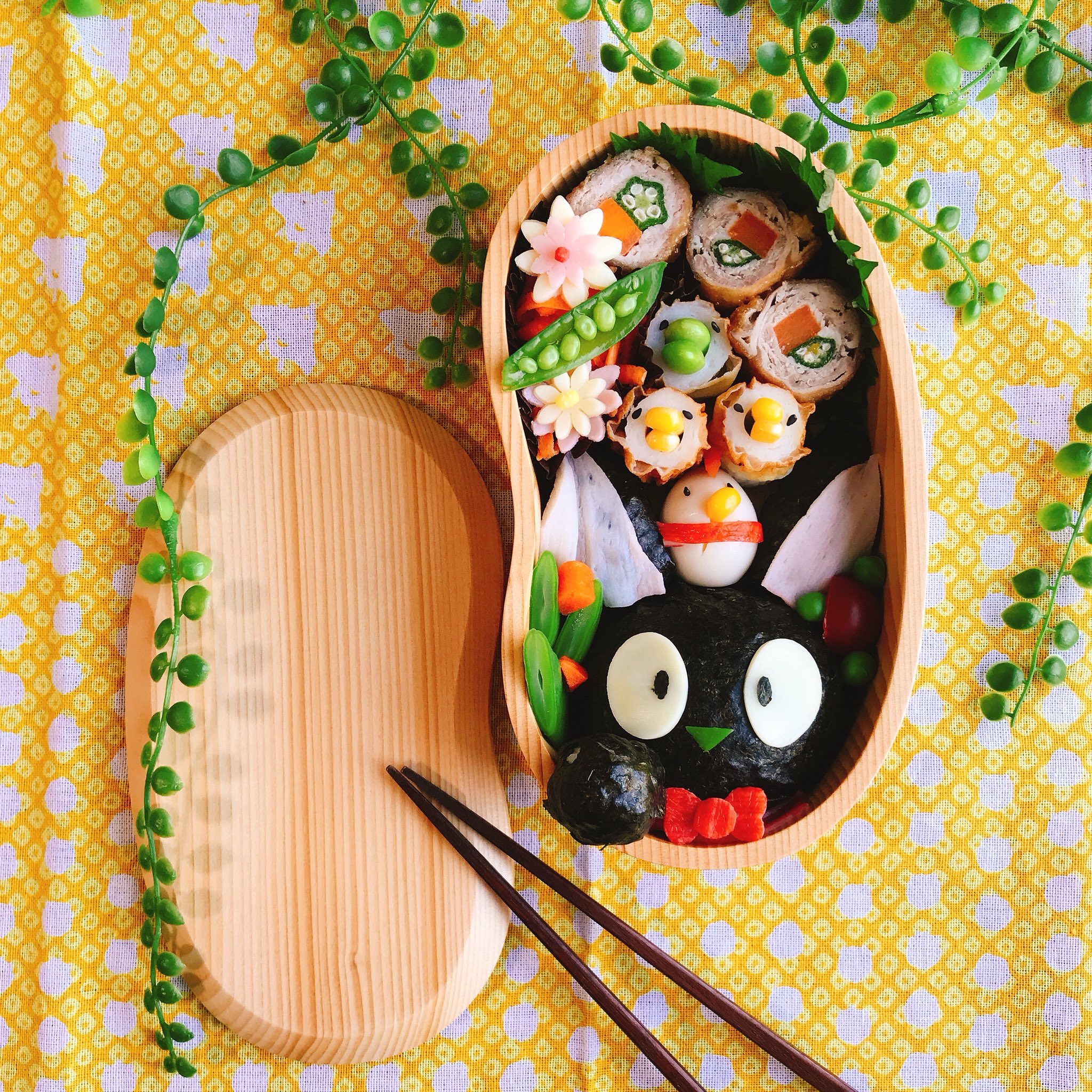 Twitter पर 山本ちろ 妄想chiro Cafe店主 魔女の宅急便ジジ弁当 朝から暑い 寒いのも暑いのもお弁当作るの嫌になります 娘弁当 お昼 お弁当 キャラ弁 ゆるキャラ 魔女の宅急便 魔女の宅急便ジジ ジジ 黒猫 スタジオジブリ T Co