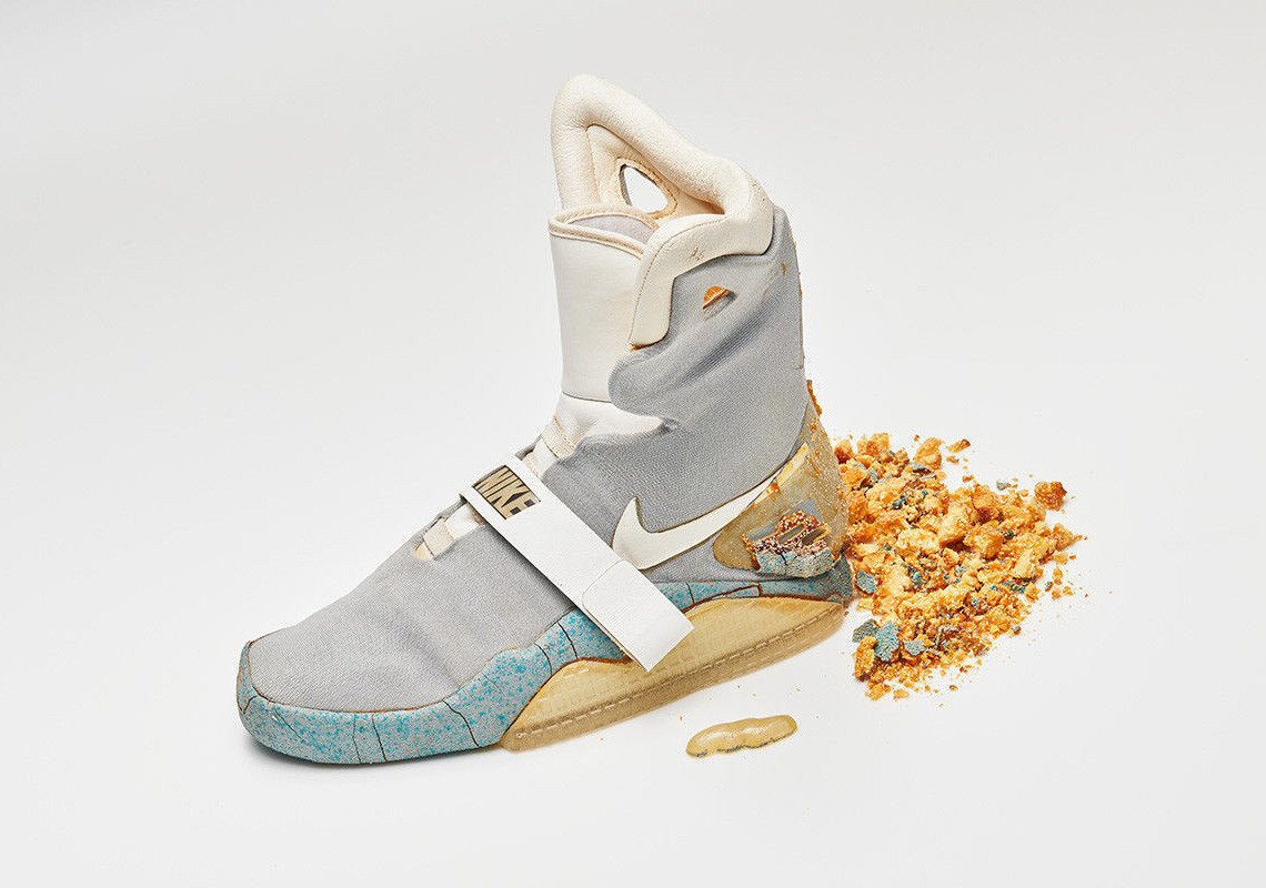 215 nike mag