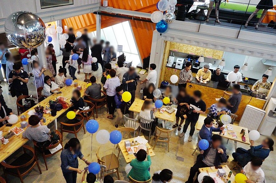 Beautylogs's tweet image. #무중력지대_도봉

창동역 1번출구 앞에 청년들의 교류공간인 무중력지대_도봉이 개관 집들이 행사를 가졌다. 

청년들에게 꿈과 희망 그리고 여유로운 커뮤니티 활동과 자유로운 모임을 할 수 있는 공간인 무중력지대 도봉 카린의 축하무대 .풍선날리기, 디제잉까지

#서울시 #서울시미디어메이트