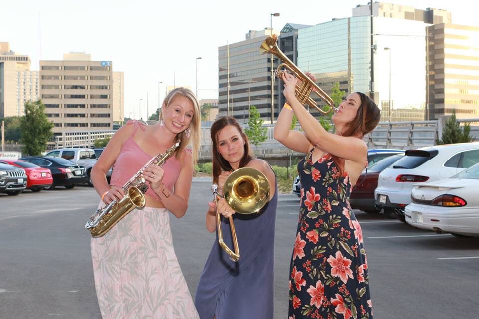 BeSocialHeart's tweet photo. You all are INCREDIBLE! Over 340 of you showed up to Art That Blows and helped raise over $25,000 for Band of Angels!
🎷🎻🎺
Thank you to all our sponsors! Be sure to head over to our Facebook page to see all the pictures. https://t.co/eHdpM3Rhty