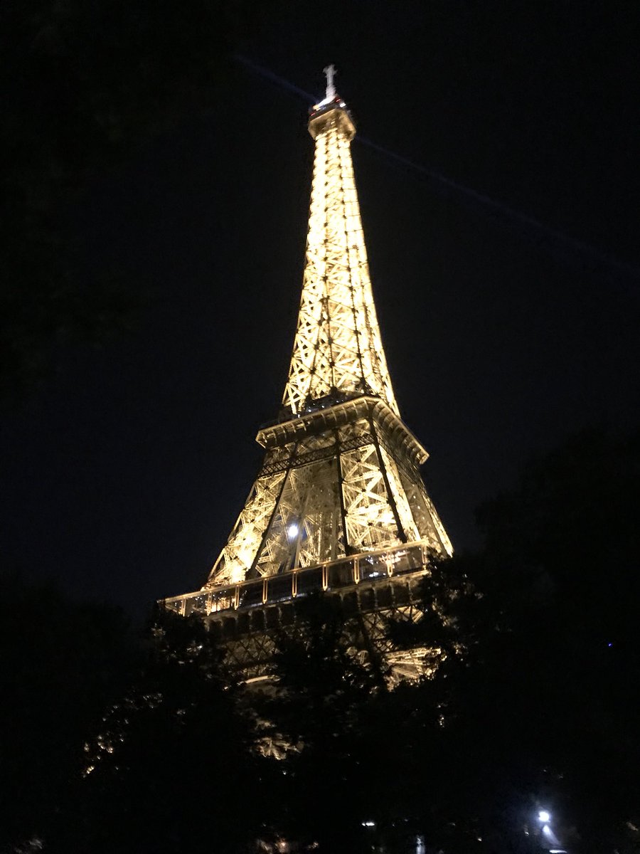 ashleyhmayo's tweet photo. Paris was beautiful #RoamingRaiders https://t.co/aw0o5eYa0a