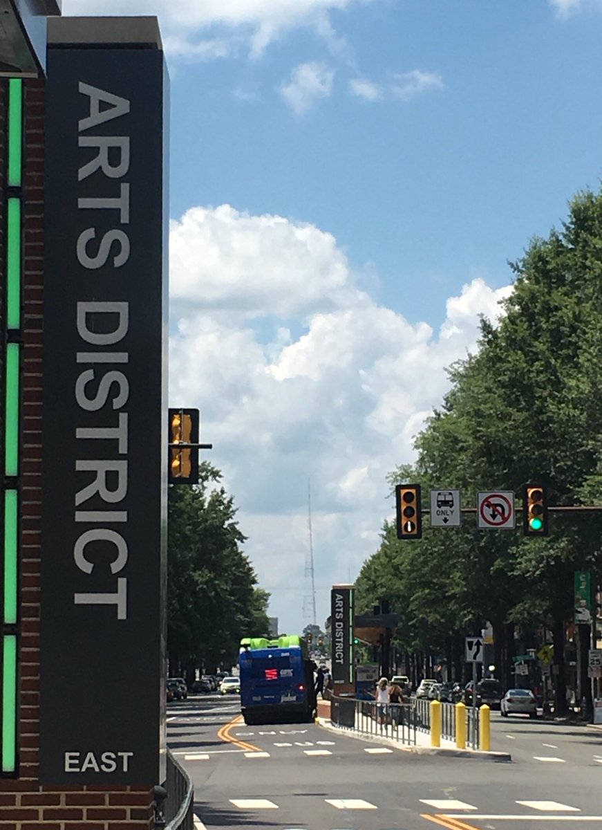 tmoore4221's tweet photo. Richmond’s new bus rapid transit, the Pulse, launched today! Congrats @GrtcPulse @GRTC_CEO @CarrieRosePace and team for  your vision and commitment! #RVA #economicdevelopment #gamechanger https://t.co/f5yKykboUN