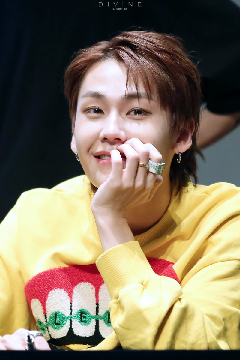 ilhoon_net's tweet photo. 좋아해 좋아해♥

180623 상암팬싸인회
@BTOB_ILL #비투비 #BTOB #정일훈 #일훈

https://t.co/whx8R7ki7r
https://t.co/F9X50ECOLD
https://t.co/ZfvnT2xz9Z
https://t.co/cVY0nfK3Xh https://t.co/VR23AYxnIq