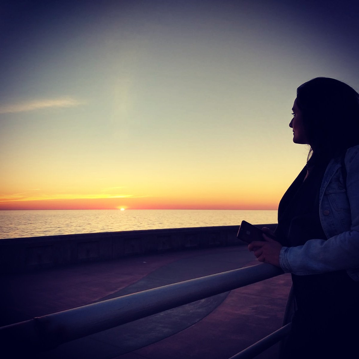 TVZaraJ's tweet photo. Sunset in Blackpool 🖤
Arrived for filming tomorrow with George for #LiveAtFive @wearestv2. A walk on the prom after dinner. Genuinely beautiful skies tonight.
#tvwork #workinghols #televsionwork #televisionreporter #televisionpresenter #sunset #blackpool https://t.co/GHYoBdbBfO