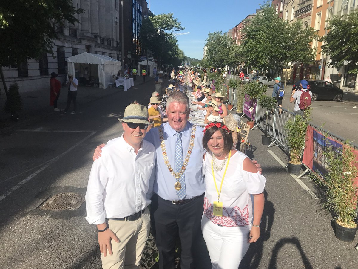 CACMAccountants's tweet photo. Simply amazing evening tonight. What a way to finish out @CorkMidsummer 2018. @corkslongtable. Thanks to all involved and most especially our audiences. It’s been special. #corkmidsummer18 https://t.co/JfWglG5X6H