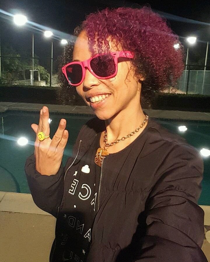 msmastafoxx's tweet image. Their Eyes Are Open Wide But I Can't See Them Through My Hater Shades! If This Is A Dream Don't Wake Me Cause I'm Chillin Far Above The Clouds, With The Moon &amp;amp; Stars! Much Love Fam!🌟🌚 🖖👽👑💜Snapchat: msmastafoxx
#YouNow #Vidcon #Vidcon2018 #MsMastaFoxx #CosmicFam #CosmicQueen