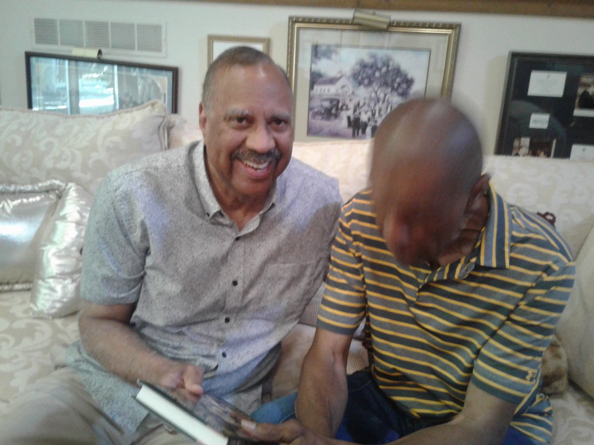kicker34's tweet photo. I spent an incredible day with Gale Sayers and his wife, Ardie, at their home. Gale continues to suffer from dementia and struggles to communicate and recognize people. He has lost about 30 pounds. He did greet me at the door with a smile and a hug and later gave me a thumbs-up. https://t.co/dxUl0lbzTS