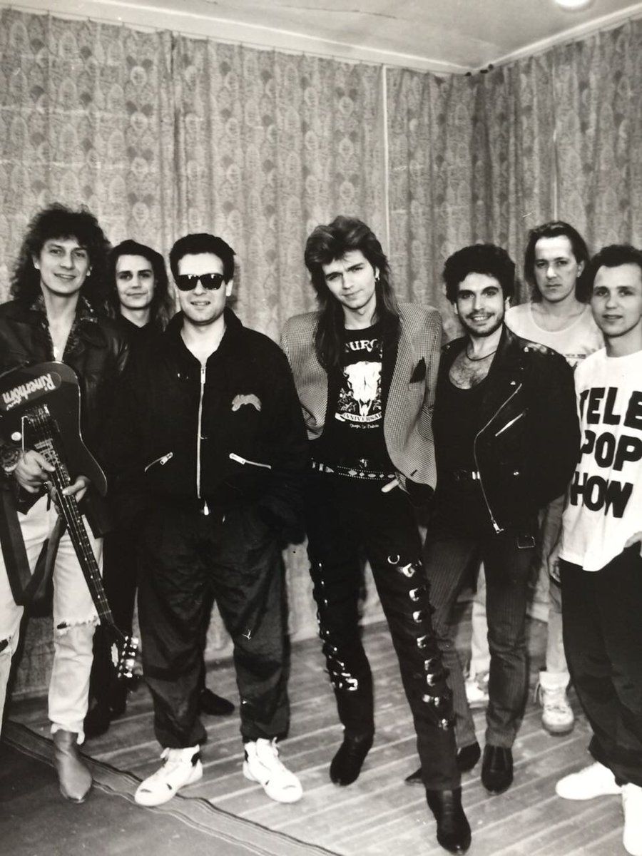 DmitryMalikov's tweet photo. Можете меня поздравить!Сегодня ровно 30 лет как я  топчу сцену.. Вся жизнь практически))) https://t.co/SYEcRiDeNc