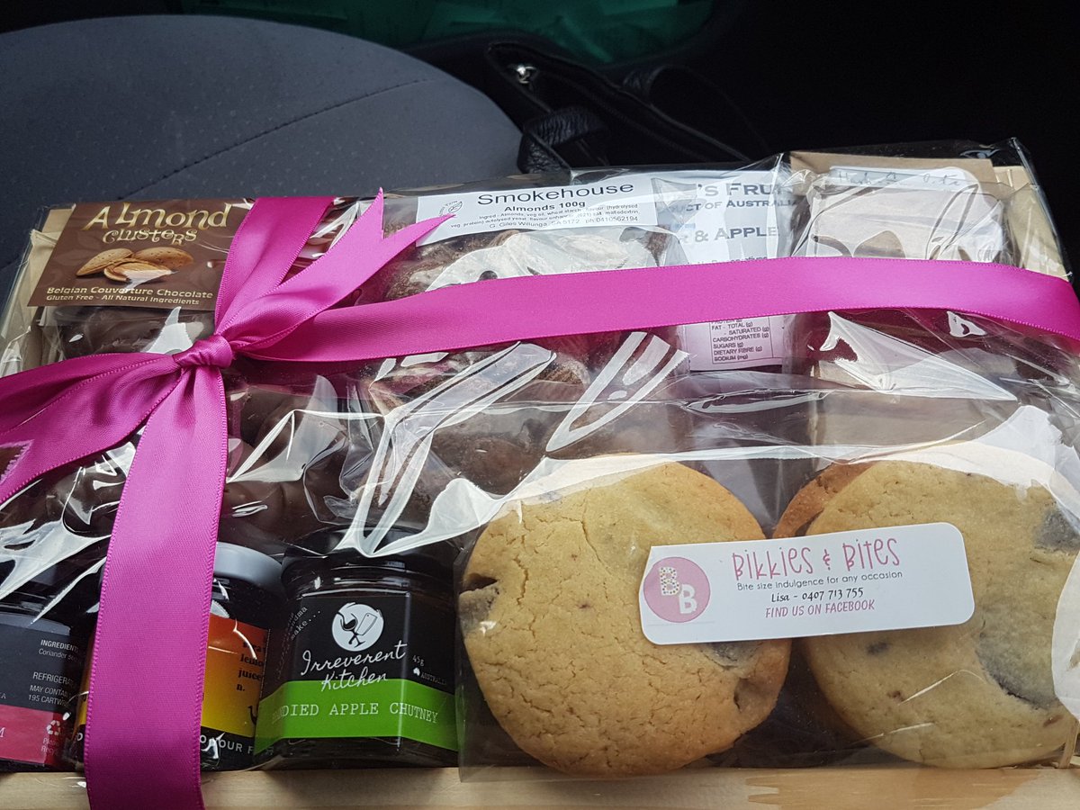 Chooks_SA's tweet photo. Generous yummy delights for @MoiraDes as a thankyou from #wibnetwork #victorharbor #genderlens #genderequity https://t.co/txy7RrlGOt