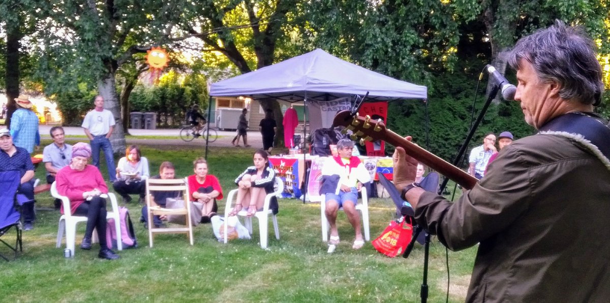 VanCuba_VCSC's tweet photo. Thanks to everyone for a successful celebration of Che Guevara's 90th birthday last night! #90Che #TenemosMemoria #CubaVsBloqueo ¡VIVA CUBA! #Vanpoli #BCpoli #Cdnpoli @JosefinaVidalF @CGCuba_Toronto @Miguel_Fraga_79 @EmbacubaCanada @cdnntwrkoncuba https://t.co/jjqnmvHLdN