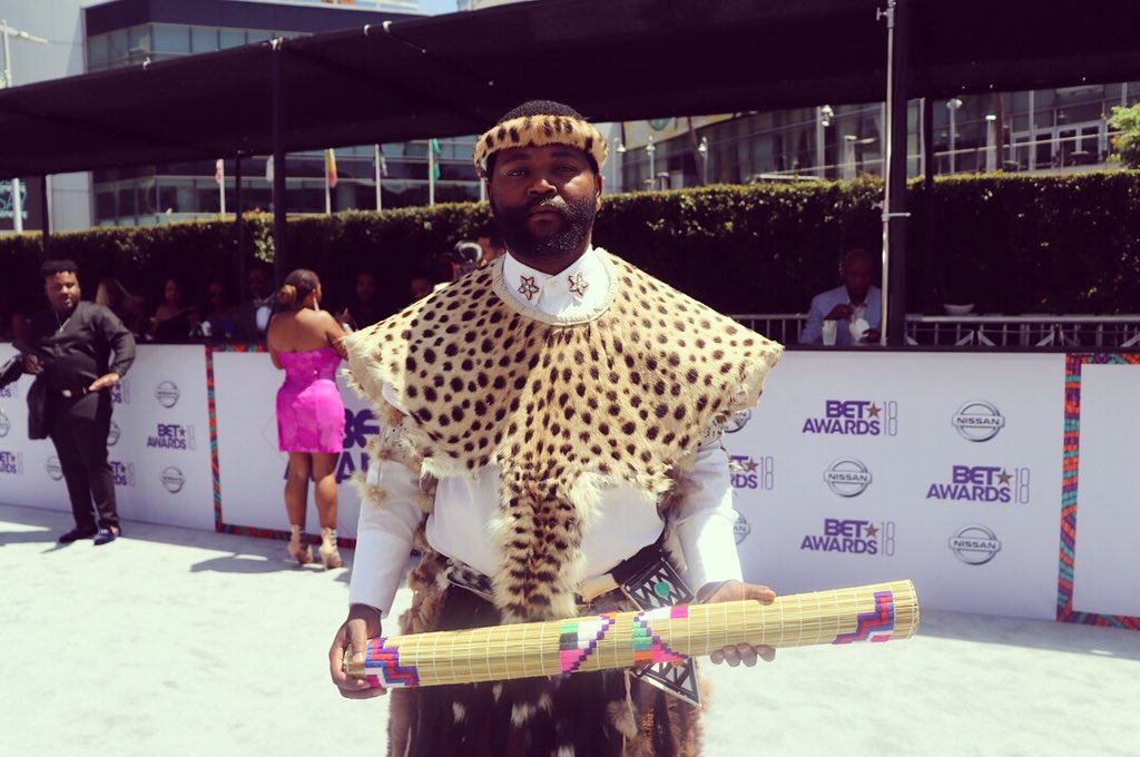 BET_Africa's tweet photo. Congratulations to @Sjava_ATM for winning the Viewers Choice Award. #BETAwards2018 in association with @RussianBearSA and @METROFMSA. https://t.co/wjtRl8d4Ic