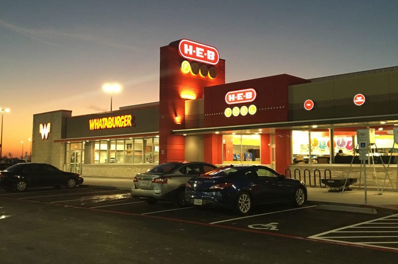 GoddardRachael's tweet image. Alright which one is the best gas station in Texas?

RT for Buc-ee’s
Fav for HEB/Whataburger combo