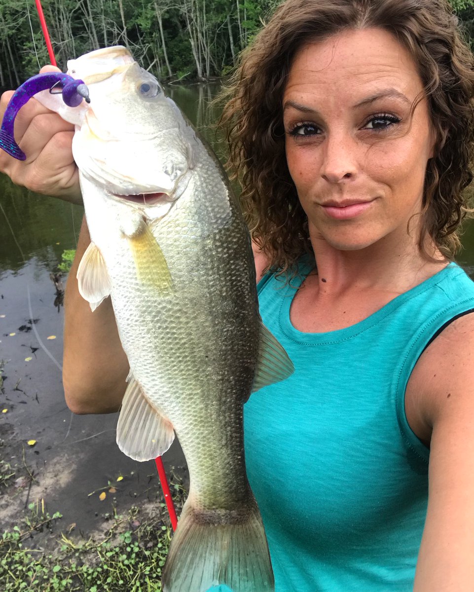 samanthalgay's tweet photo. Sunday fun day 💕🎣 #AirrusRods #TrapperTackle #GYCB #Swimsenko https://t.co/MoNa4GvHvl