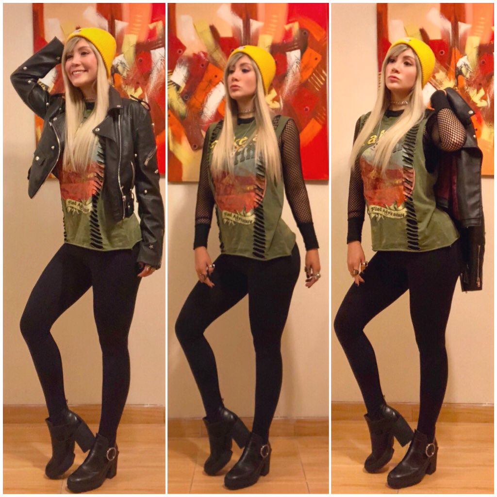 Look dominguero! 💁🏼‍♀️🙊🐥🕷🦖
.
.
.
#fashionsunday #rockergirl #yellow #black #blondie #igers #igersperu #igersworld #singer #crazygirl