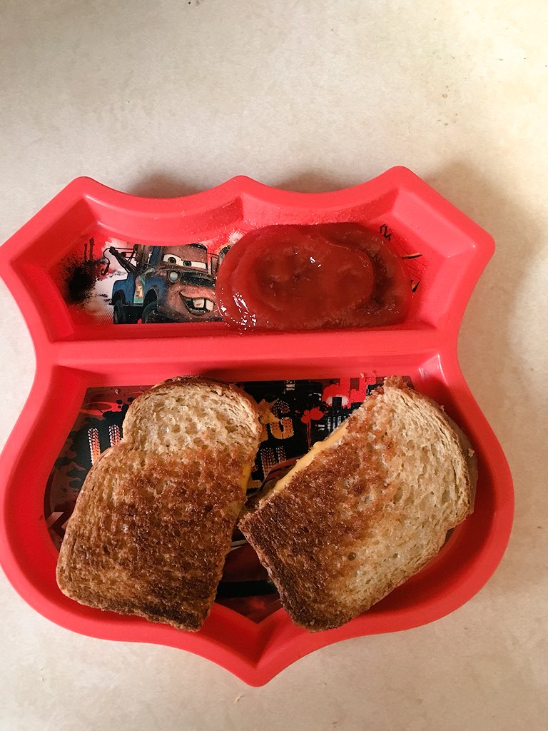 JkFischer87's tweet photo. When you are tired of spending money on food from your vacation. You make it home at 7pm and make everyone grilled cheese because you know it won’t take long. #momlife #beerforme #10hrsinthecar https://t.co/ItmR0bLfTO