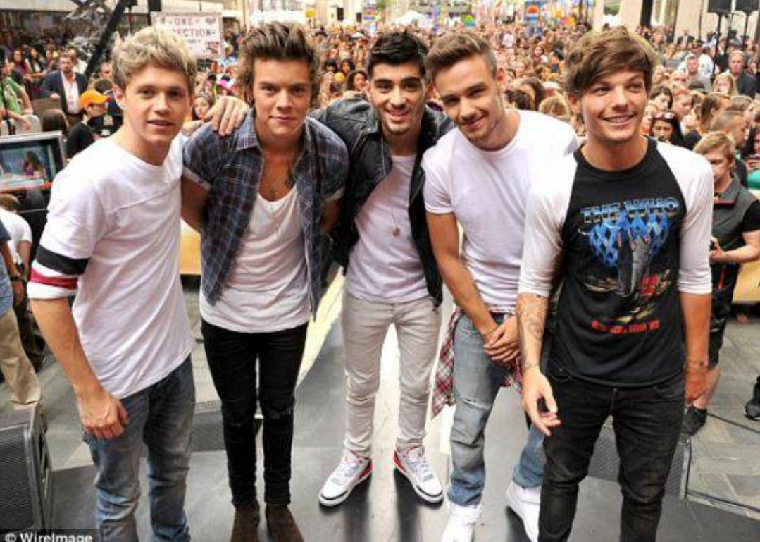 louteniall's tweet photo. FIRST VOTE ATTACK FOR TODAY:

- RT AND REPLY WITH THE HASHTAG 10 TO 20 TIMES. 
- DON'T USE EMOJIS. "DON'T"
- TAG THEM
- LET'S CATCH UP. DON'T LET THIS FLOP

My #TeenChoice vote for #ChoiceFandom is #Directioners @onedirection https://t.co/YcDRjuCb8n