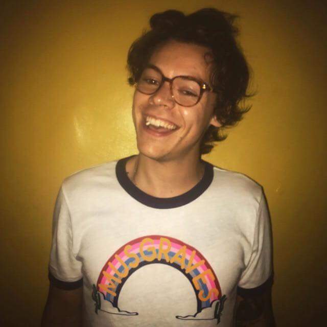 Michelle06231's tweet photo. #Directioners
#WeAreAllHarryStyles
#SectaNeil
#ZonaLarry https://t.co/CuXJS98zjS