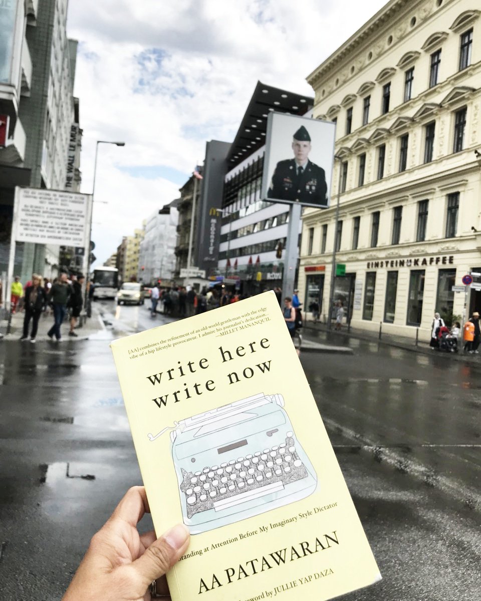aapatawaran's tweet image. JOY DIVISION

#writeherewritenow
at checkpoint charlie
where once upon a time all was hairy
look at it now 
divisions gone 
despite the tales we've spun 
not enough accounts of unity 
ours still is a story of disharmony 

#berlin
