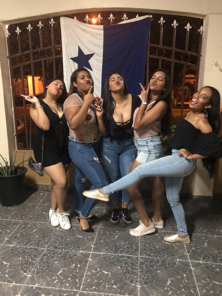 nathalythalya_'s tweet photo. #LastNight #AltaBar 💃🏽🔥 https://t.co/aP8ZUGT2wD