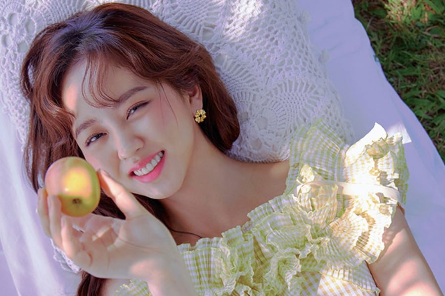 soompi's tweet image. #KimSoHyun Talks About What She Desires For Her Next Role
soompi.com/2018/06/24/kim…