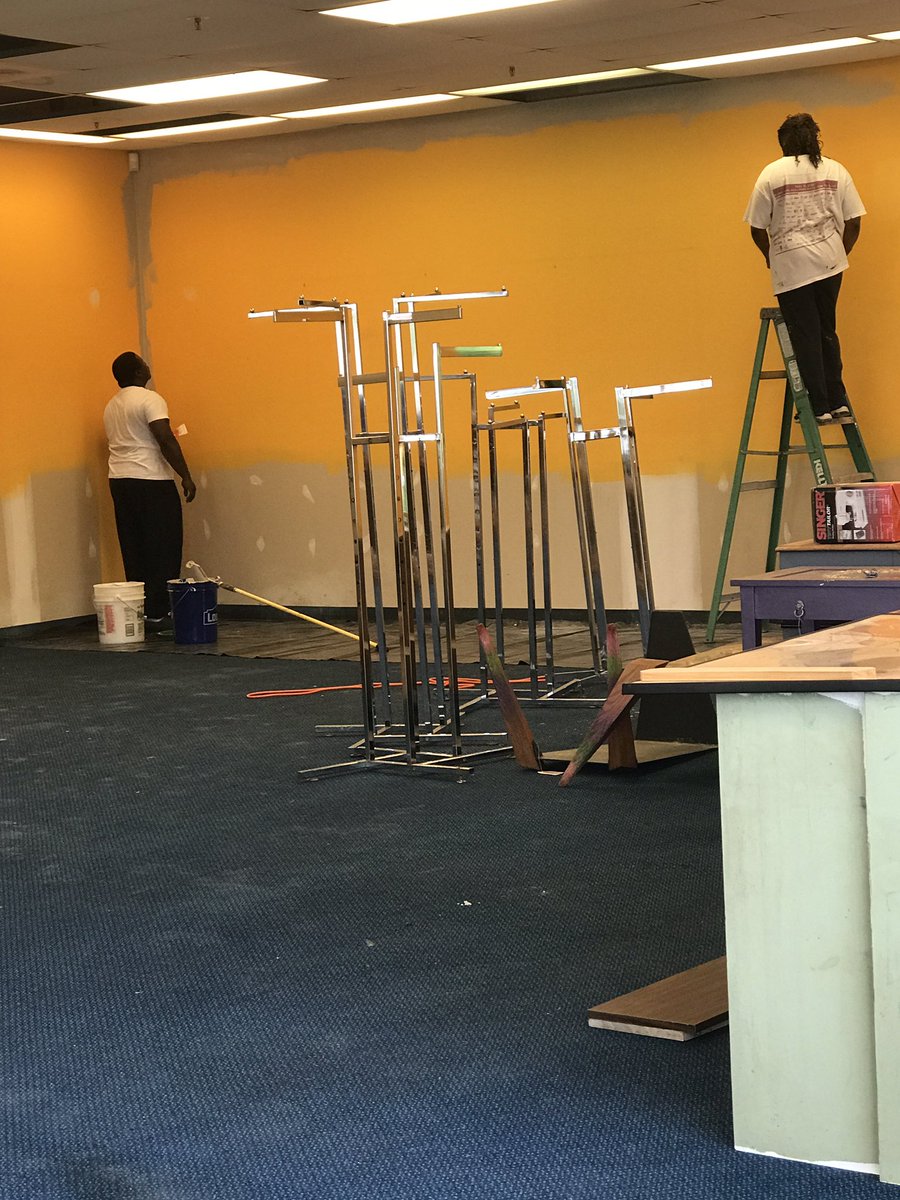 LivRework's tweet image. Blockbuster Video gets a Make Over! Liv Again ReWork Studio @ the Blockbuster Video building in Cambridge MD. Underway!