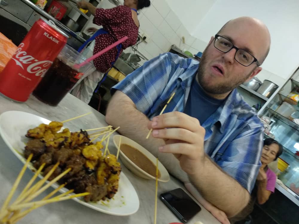 GoRusticTravel's tweet photo. Food touring with Mr. Alex Fine! Thanks so much for touring with Rustic Borneo! We hope you've enjoyed eating your way around #KKcity ๐
.
#Sabah #Malaysia #Borneo #RusticBorneo #KKFoodTour #Makan #Travel https://t.co/lXpMdTwNJO