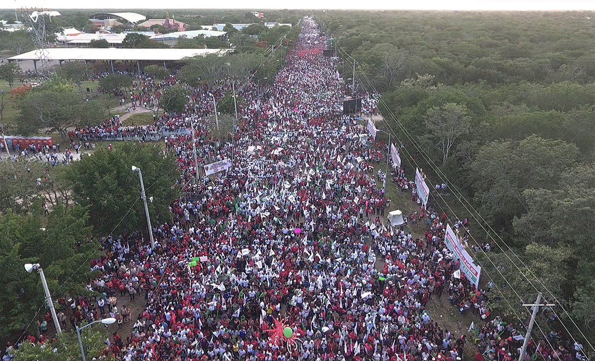 mauriciosahui's tweet photo. Gracias de corazón a todas y todos los yucatecos que con su esfuerzo han hecho grande a este proyecto. Sé que con experiencia y orgullo por nuestra tierra construiremos la mejor versión de Yucatán. ¡Vamos a ganar! https://t.co/XGALKhAhgY