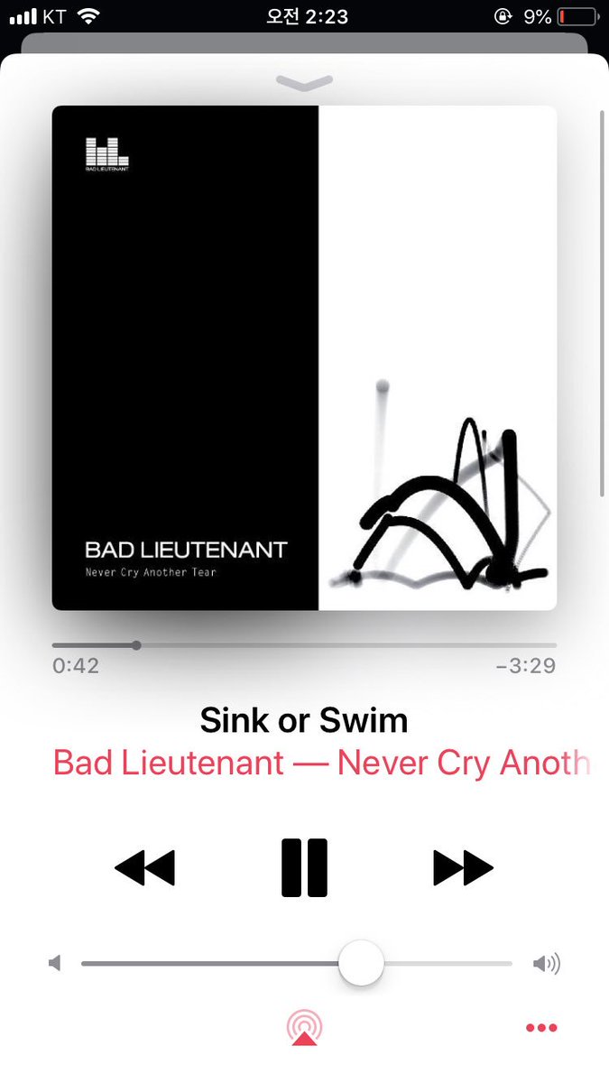 뉴-오더의 진한 잔향을 느겨보 새요..