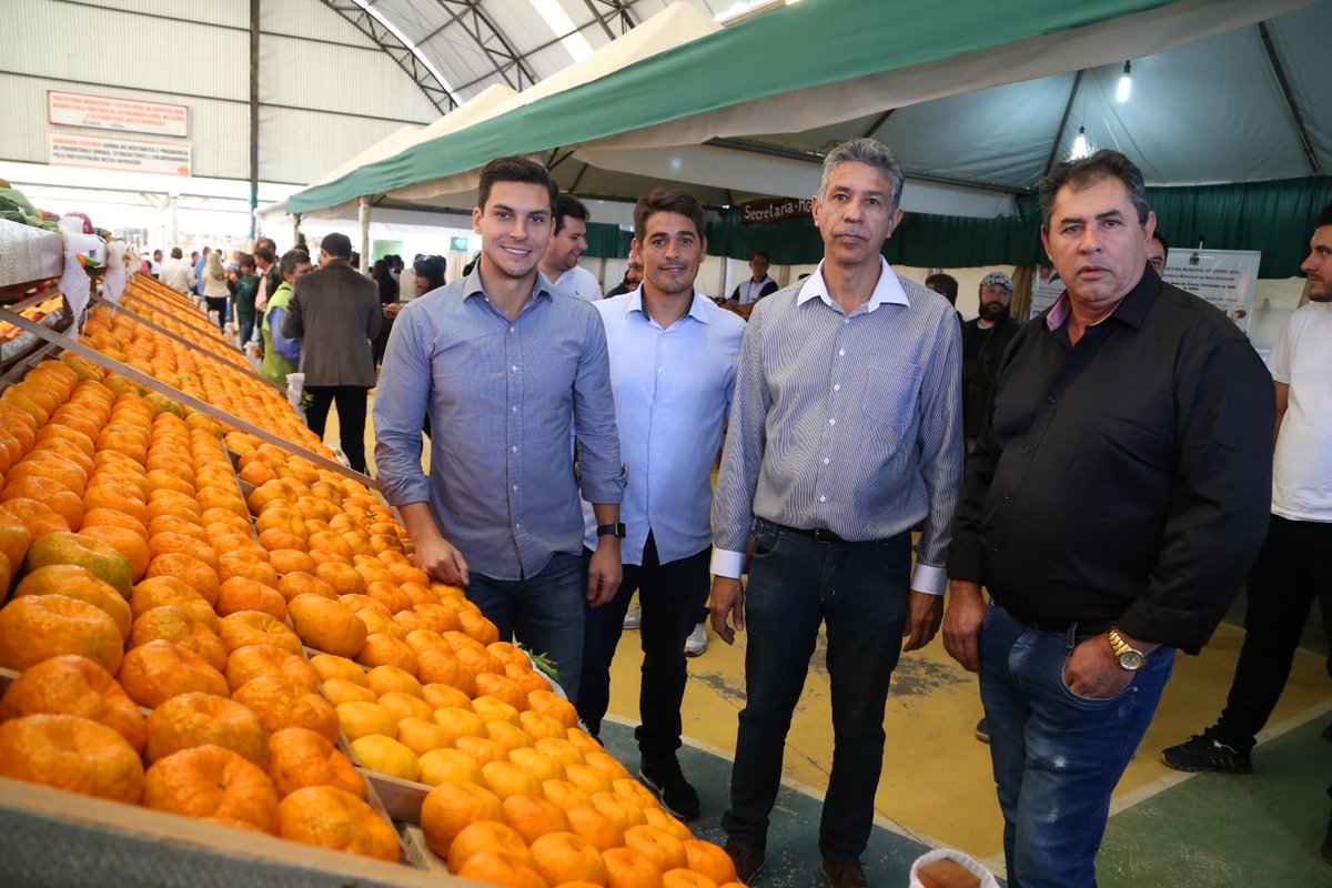 psdb45pr's tweet photo. Presidente do ITV-PR, @MarcelloRicha, prestigia Festa Nacional da Ponkan em Cerro Azul https://t.co/3vizJSdnPB https://t.co/93tfmf3tYh
