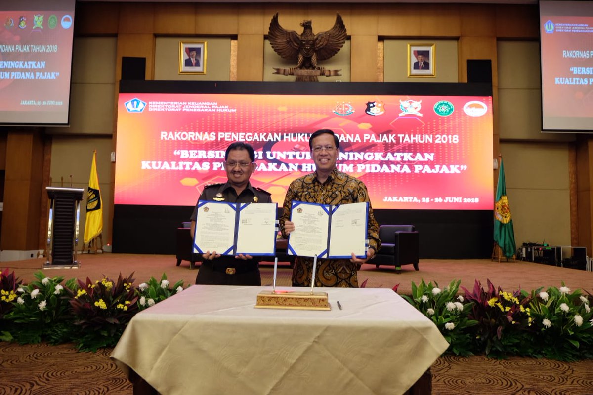 #LIVE Direktorat Jenderal Pajak menggandeng Kejaksaan Agung untuk meningkatkan kualitas penegakan hukum pidana pajak. Acara yang dibungkus Rakornas Penegakan Hukum Pidana Pajak tahun 2018 dilaksanakan di Auditorium Cakti Buddhi Bhakti Kantor Pusat Direktorat Jenderal Pajak ini.