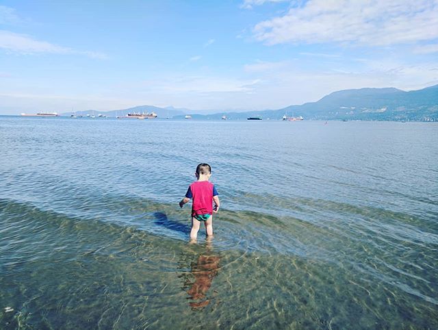 jennzia's tweet photo. First time in the Pacific. You could have spent hours in the cold ocean splashing, looking for shells and exploring how deep the water goes. I love watching you experience your firsts. #100daysofJax https://t.co/N5zlCrwJ0x https://t.co/hbQNzKTjqt