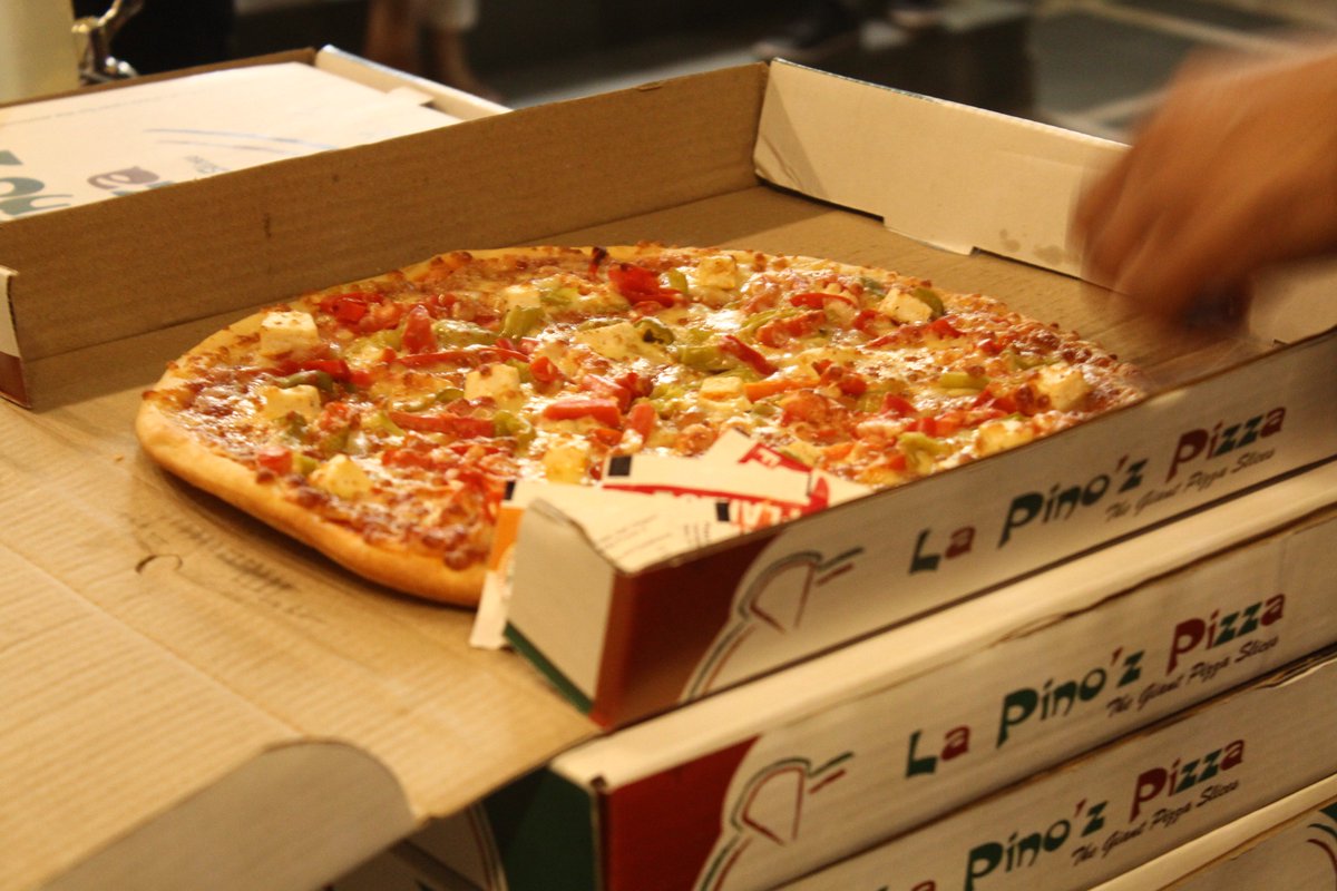 wottaworkspace's tweet image. Cheat Day at Wotta Workspace 🙌😍👍😉
.
.
.
#pizzaparty #wottacommunity #communityfun #wottafun #wottaworkspace #communitycoworking #coworkers #coworking #lapinoz Coworker.com