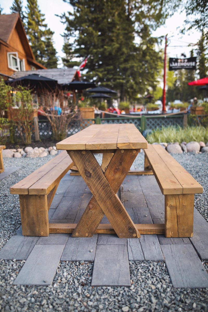 Collyerconstruc's tweet photo. This custom picnic table we built for @joe_beeverz in @clearlakecountry is full of great character!  Quality and detail make pieces like these stand out and perfectly finish off their new patio renovation! https://t.co/Rco6N1i5Zo
