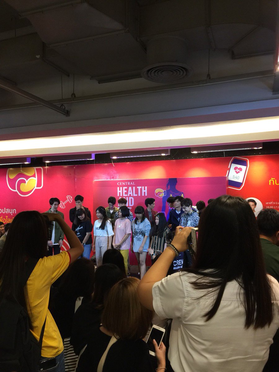 Centralnews's tweet photo. วันนี้งาน #CentralHealthAndFitness วันสุดท้ายแล้วนะ มาช้อปอุปกรณ์กีฬาและอาหารสุขภาพกันได้ที่ The Event Hall เซ็นทรัลชิดลม

ส่วนนี่คือบรรยากาศของวันอาทิตย์ที่ผ่านมา ซึงหนุ่มๆ Campus Cute Boy มาสร้างสีสัน @tonnaaam @gunnapatn @m34nismind @Flukepnp11 @_jumpjumpp #jumpjumpp #tonnaaam https://t.co/ADMGE8tZhM