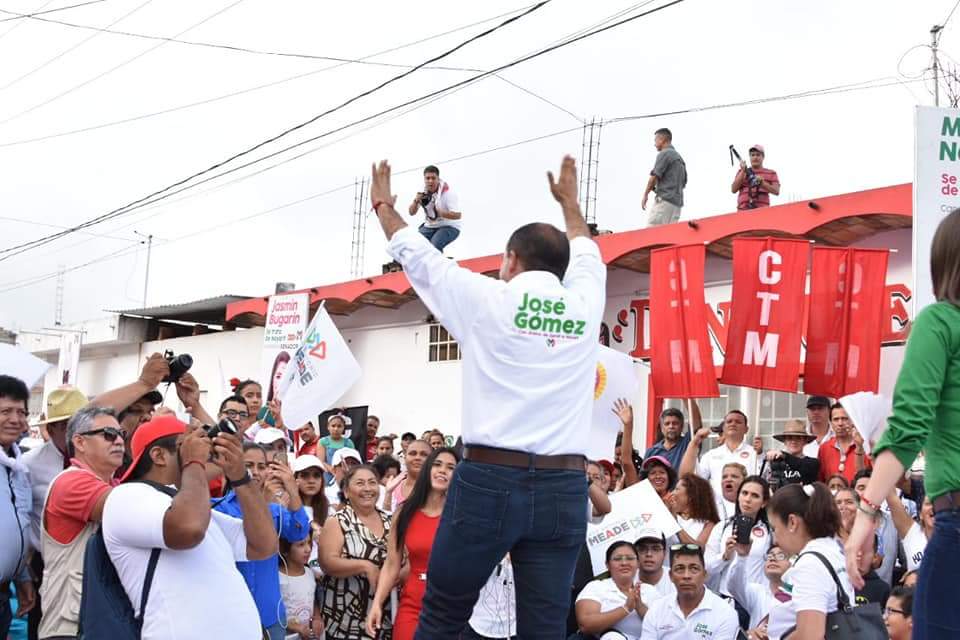 CDEPRINayarit's tweet photo. En Compostela, en el cierre de campaña del distrito 03, el priísmo ratificó su compromiso, su confianza y respaldo a los candidatos del tricolor, José Gómez, Jasmin Bugarin y Manuel Narváez. 

Nuestra motivación más grande es que le vaya bien a México.
@JoseAMeadeK @PRI_Nacional https://t.co/kVxUBPKBJw